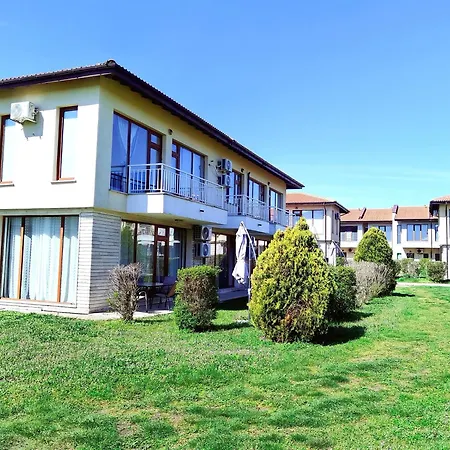 Forest House F70 Holiday home Balchik